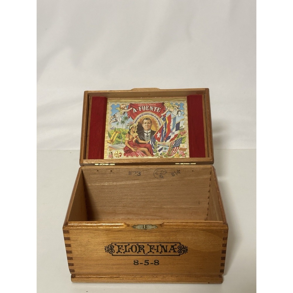 Arturo Fuente Flor Fina 8-5-8 empty wooden cigar box